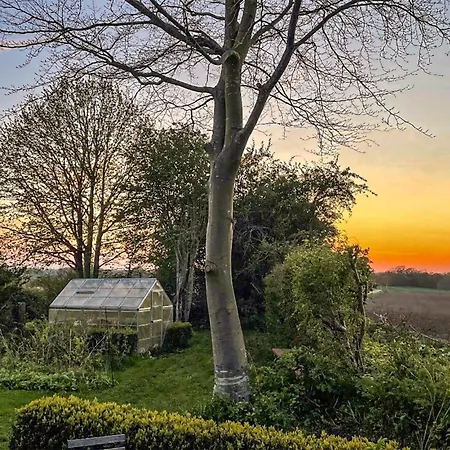 Beautiful In With Wifi Holiday home Stege