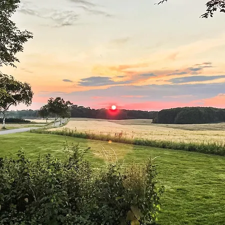 בית נופש 3 Bedroom Amazing In