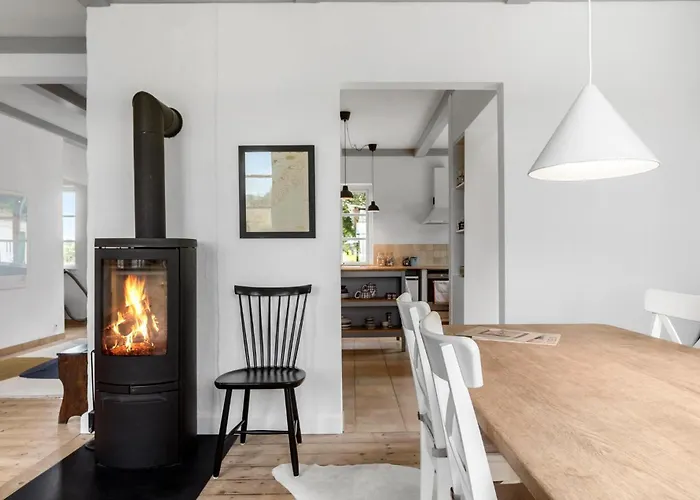 3 Bedroom Amazing In 斯泰厄